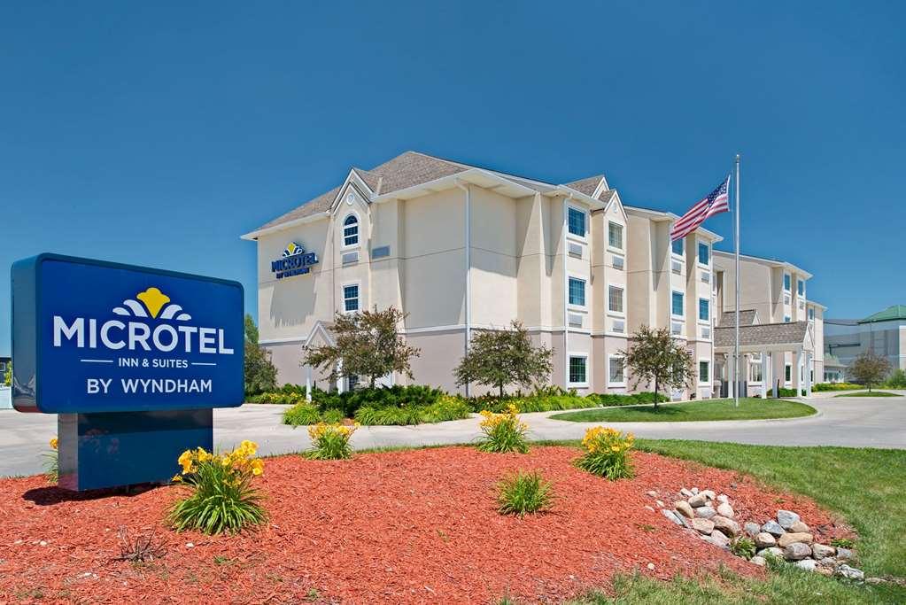 Microtel Inn & Suites By Wyndham Bluffs Council Bluffs Exterior photo